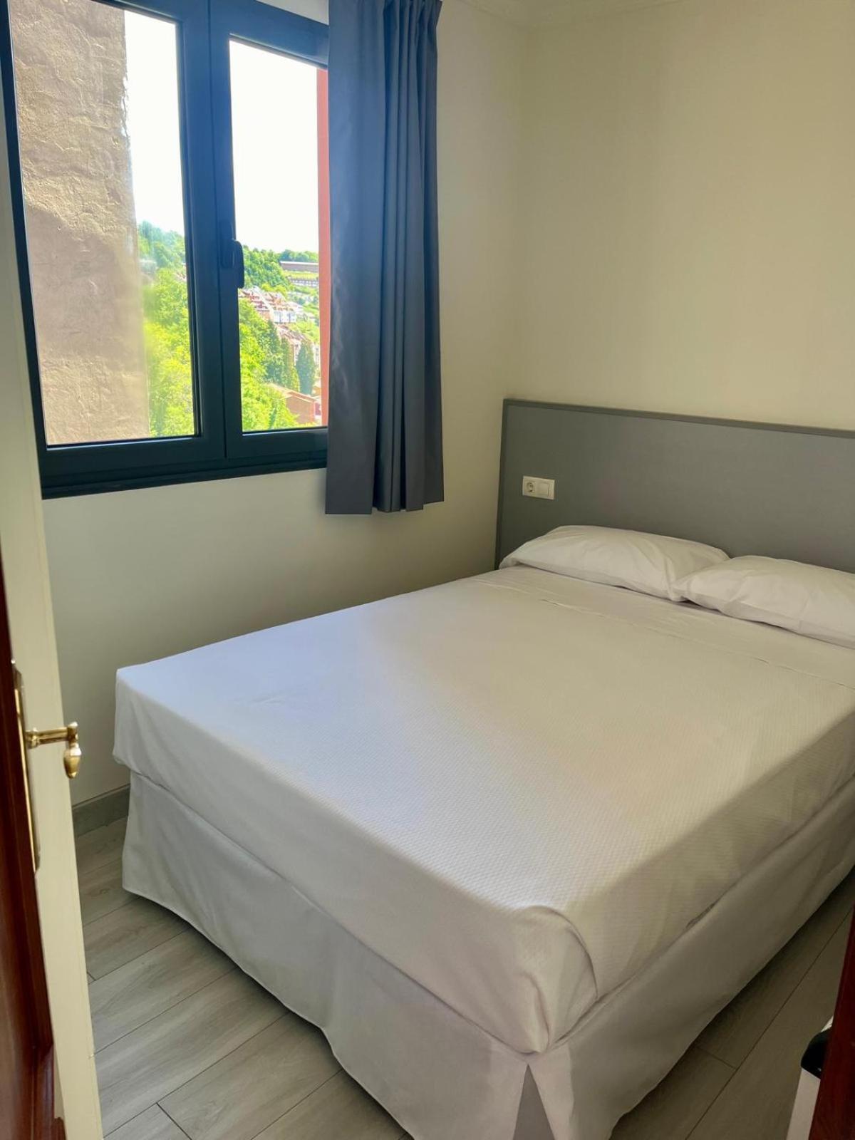 Apartamentos Turisticos Palacio De Meras Tineo Ngoại thất bức ảnh